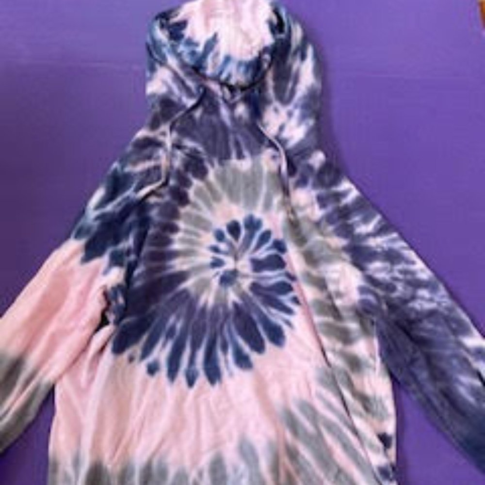 Green Tea tie-dye blue and white hoodie